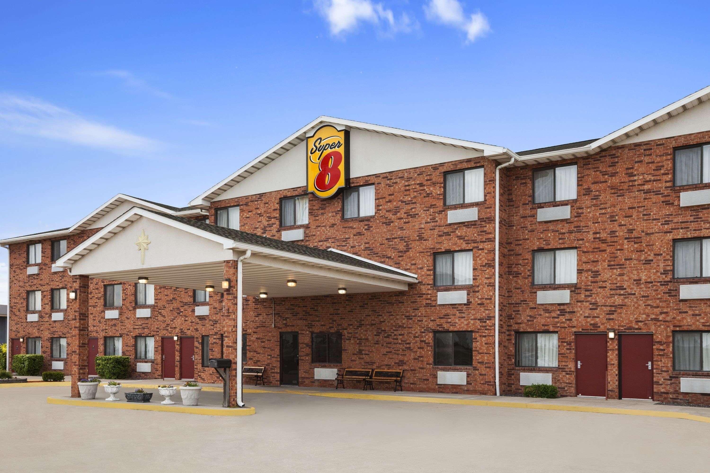 Super 8 By Wyndham Bowling Green Екстериор снимка